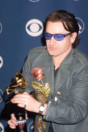 bono-2001 grammies cutee.jpg