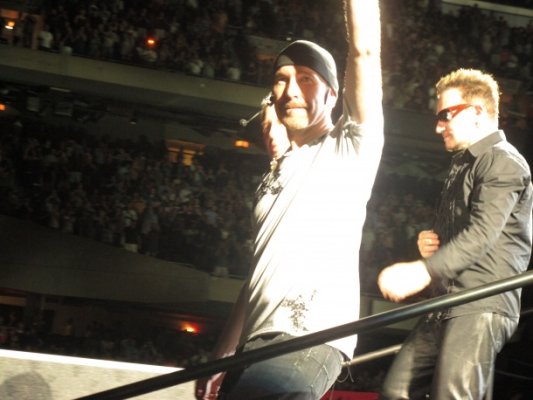 U2 Chicago 2011 Edge Bono Good Night.jpg