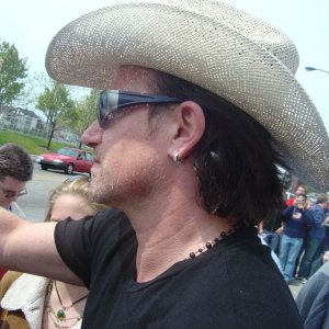 Bono before soundcheck