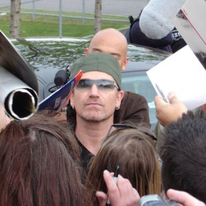 Bono, making eye contact