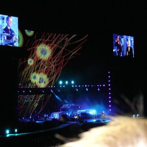 U2_Ullevi_29_juli_2005_Miracle_drug_039