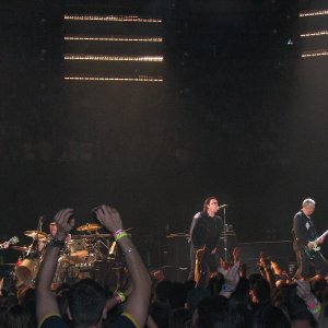 U2_on_front_stage