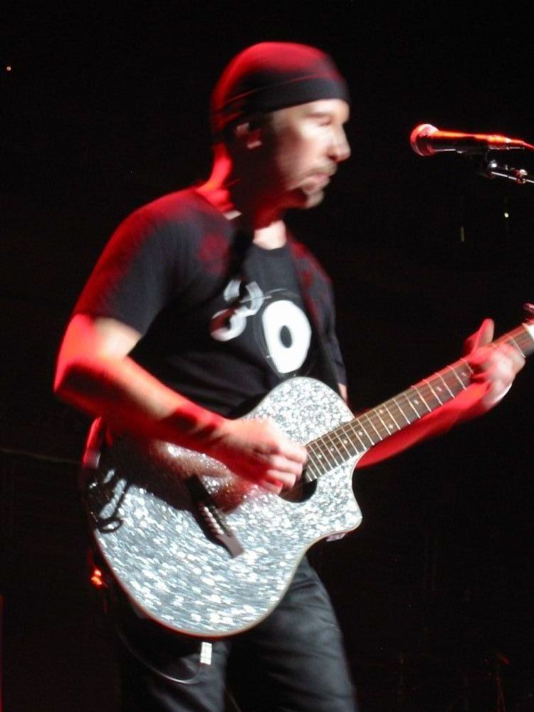 Edge's cool guitar!