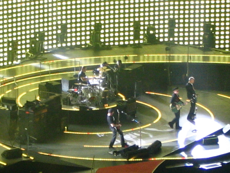 U2_arena_15