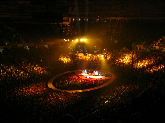 u2sanjose4-10-05_012