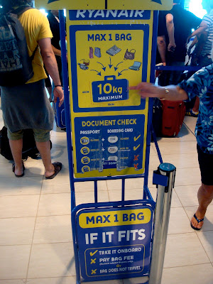 Ryanair+Bag+Check.jpg