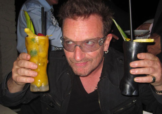bono+double+fisted+drinks.jpg