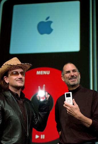 steve-jobs-bono-ipod.jpg