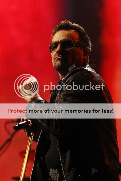 BonoGlastonburyFestival2011DayTwom2ASRMOxGhnl.jpg