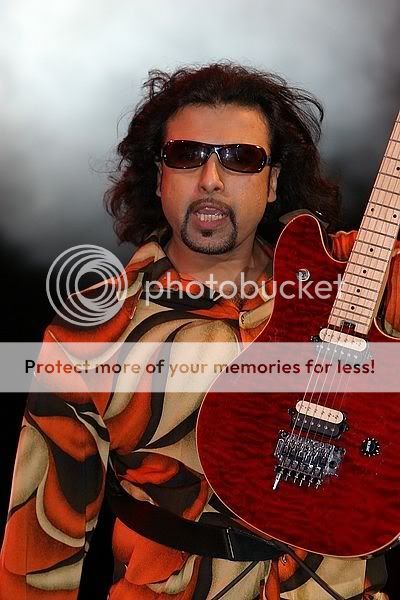 junoon_in_dubai45B15D.jpg