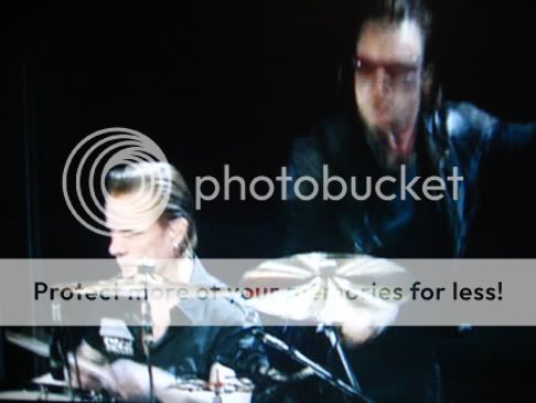 Bono_hit_Lar_cymbal_ChicagoDVD1.jpg