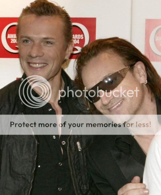 bonolarry-qawards2004.jpg