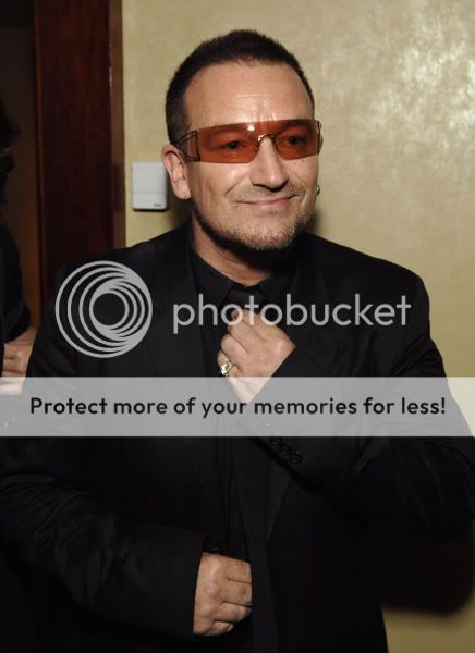 Bono_blacksuit.jpg