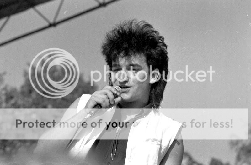 bono1983j.jpg