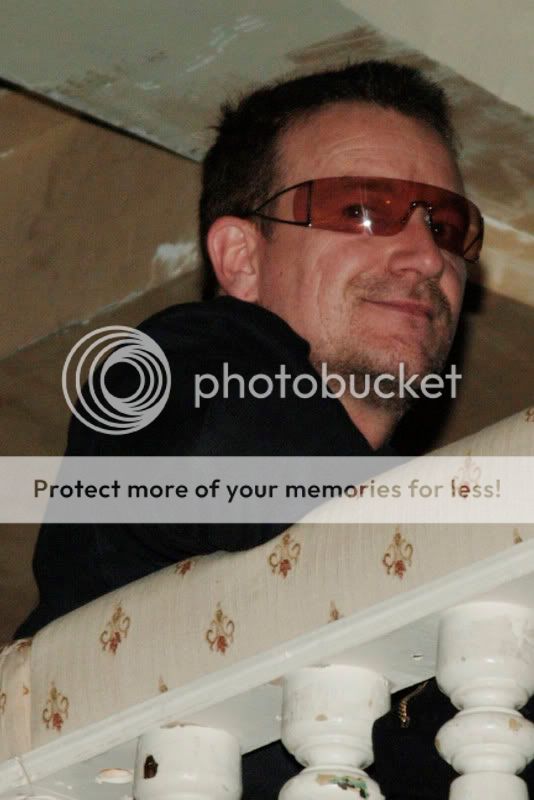 1Bono_020407.jpg