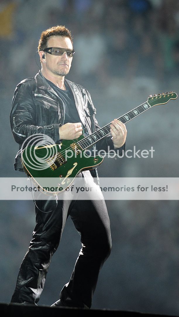 bonoteleflysoldierfield7-5-2011justbono.jpg