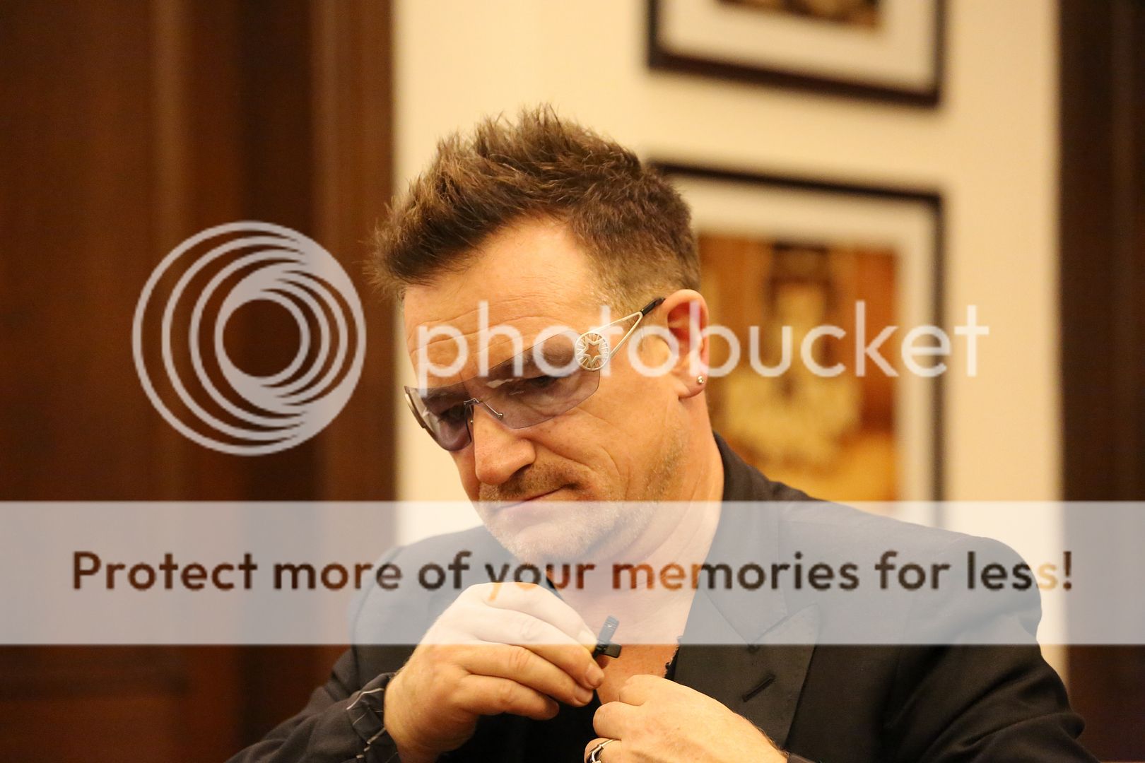 Bono2012GlobalSocialEnterpriseInitiativeEventGeorgetownUniversity11-12-2012WashingtonDC40.jpg