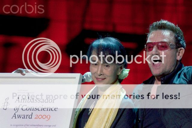 AmbassadorofConscienceAwardBordGaisEnergytheatreDublinIreland6-18-2012BonoAungSanSuuKyi26.jpg