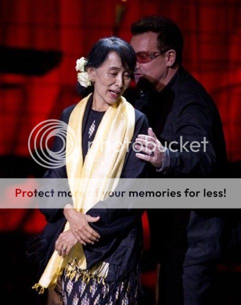 AmbassadorofConscienceAwardBordGaisEnergytheatreDublinIreland6-18-2012BonoAungSanSuuKyi28.jpg