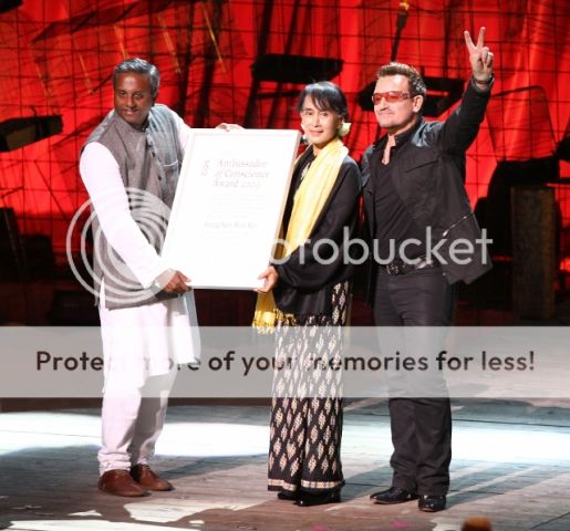 AmbassadorofConscienceAwardBordGaisEnergytheatreDublinIreland6-18-2012BonoAungSanSuuKyi9.jpg