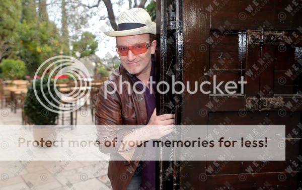 Bono1-6-201310SaintPauldeVenceFrancephotoshoottowishallofhisfansaHappyNewYear.jpg