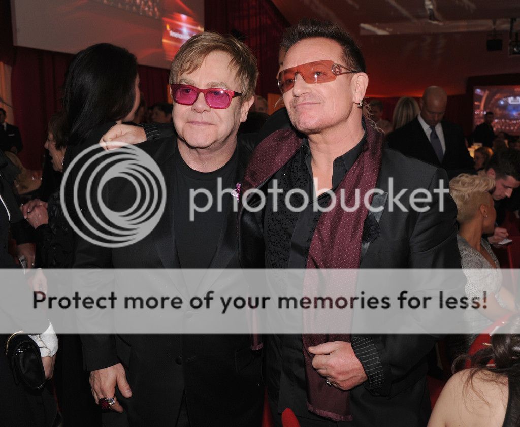 Bono21stAnnualEltonJohnAIDSFoundationWHollywoodCA2-24-201354EltonJohn.jpg