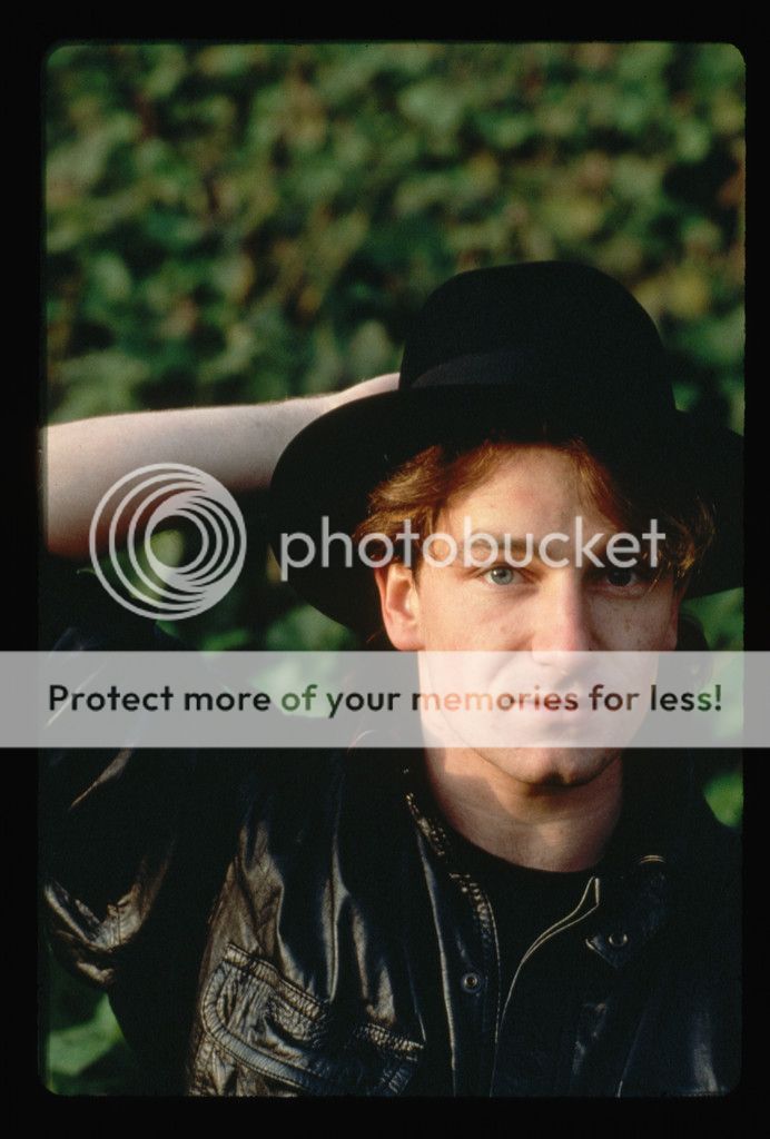 bono1983blackhat2.jpg