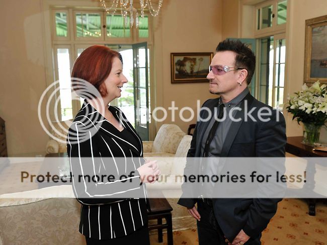 846009-gillard-meets-bono.jpg