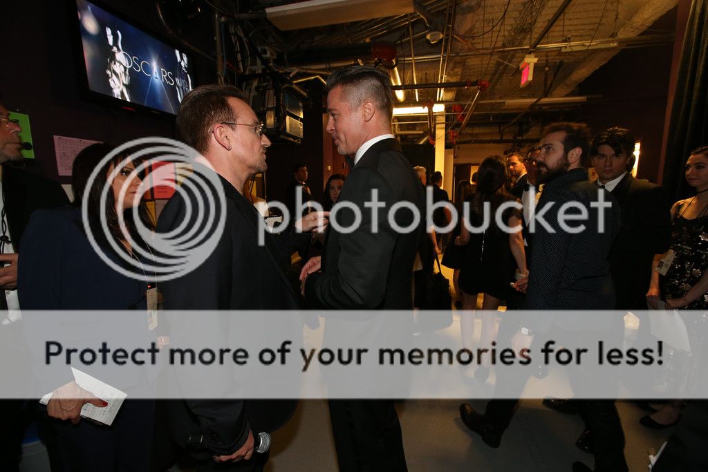 Bono86thAnnualAcademyAwardsBackstage3-2-2014bradpitt1.jpg~original