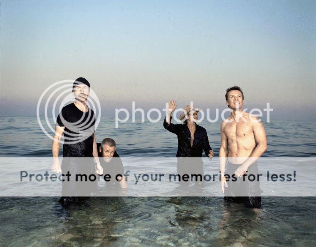 u2newyearsday2004oceanshirtless.jpg