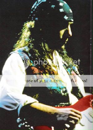 fen-strat-clapton-89-red-2_jpg_w300.jpg