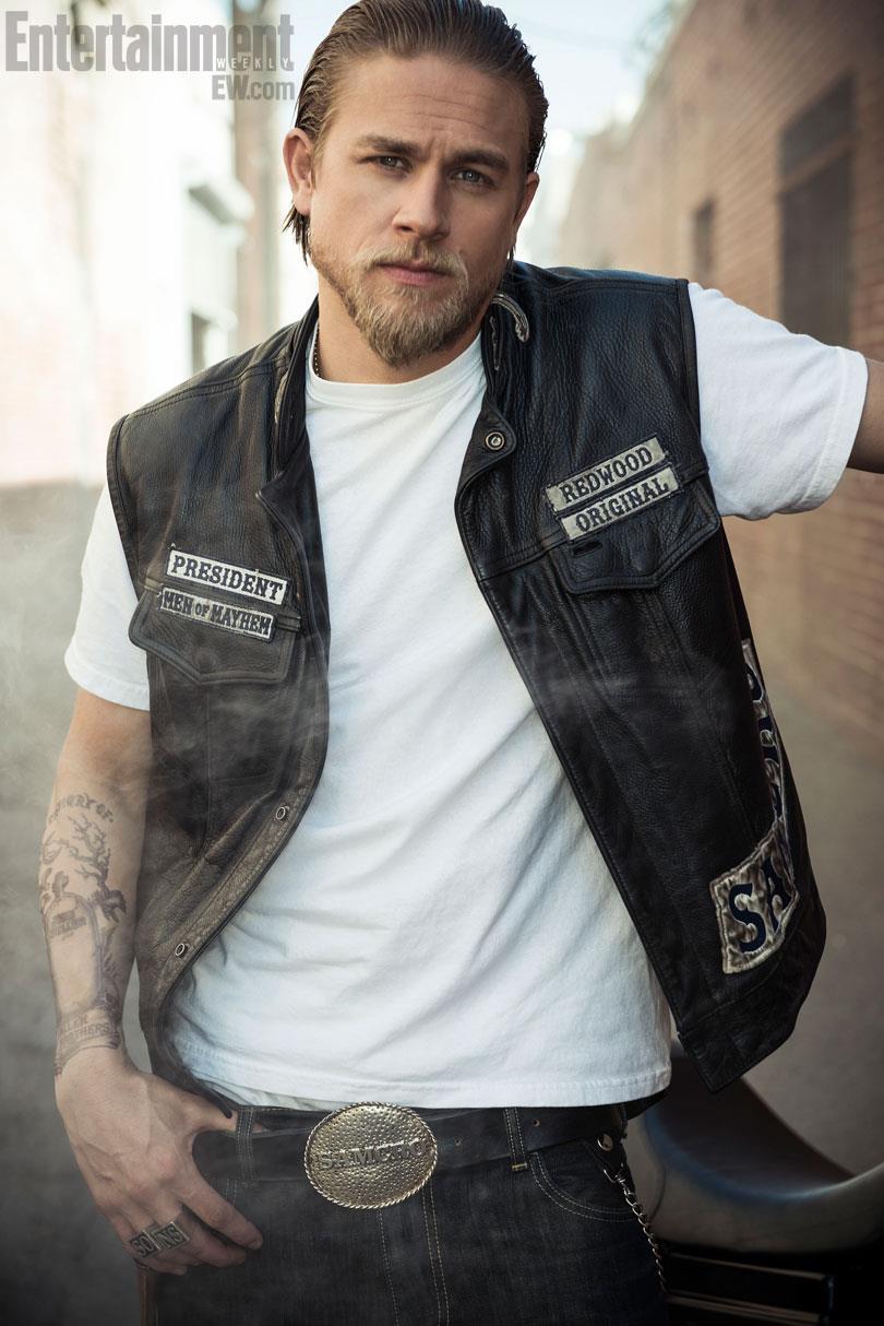 Charlie-Hunnam-Entertainment-Weekly-Photoshoot-sons-of-anarchy-32813999-810-1214.jpg
