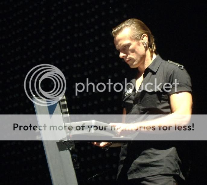 Larry_Mullen_jr_cc20.jpg