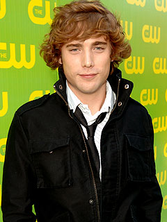 dustin_milligan240x320.jpg