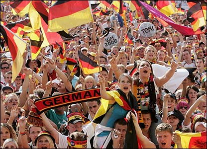 _41807830_finalgermanfans416.jpg