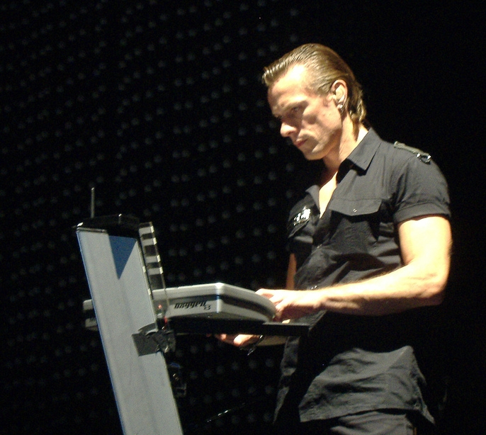 Larry_Mullen_jr_cc20.jpg