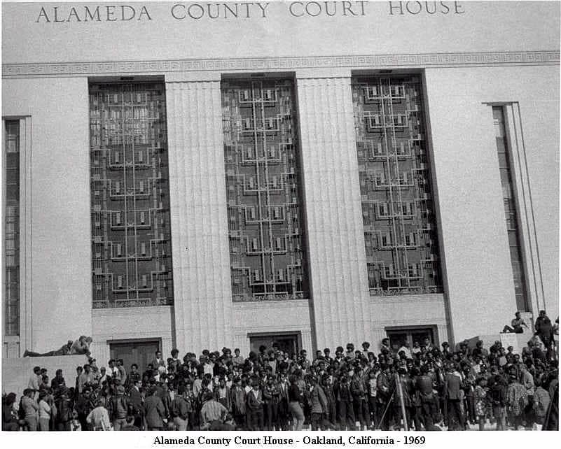 Black-Panthers-outside-Alameda-County-Courthouse-1969-by-Roz-Payne.jpg