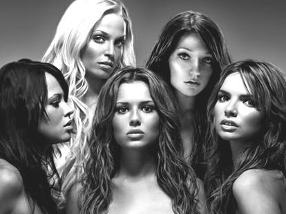 girls_aloud_black_and_white.jpg