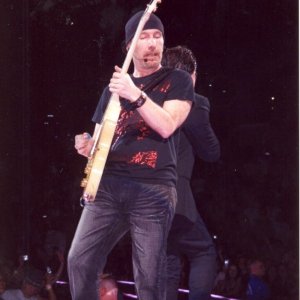 Edge_and_Bono_-_Key_Arena_4_25_05