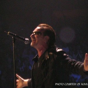 Bono_4_28_05_Vancouver_Interference_