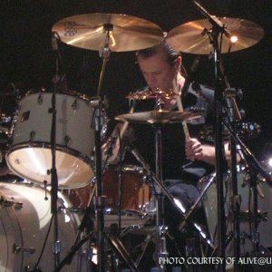 Larry_Mullen_4_28_05_Vancouver_Interference_