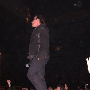 28-Bono up Close