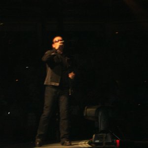 30-Bono Sings