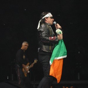 A fan gave Bono an Irish flag-a touching moment.