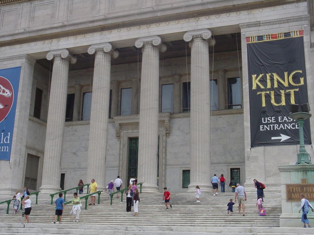 Field_Museum_Front