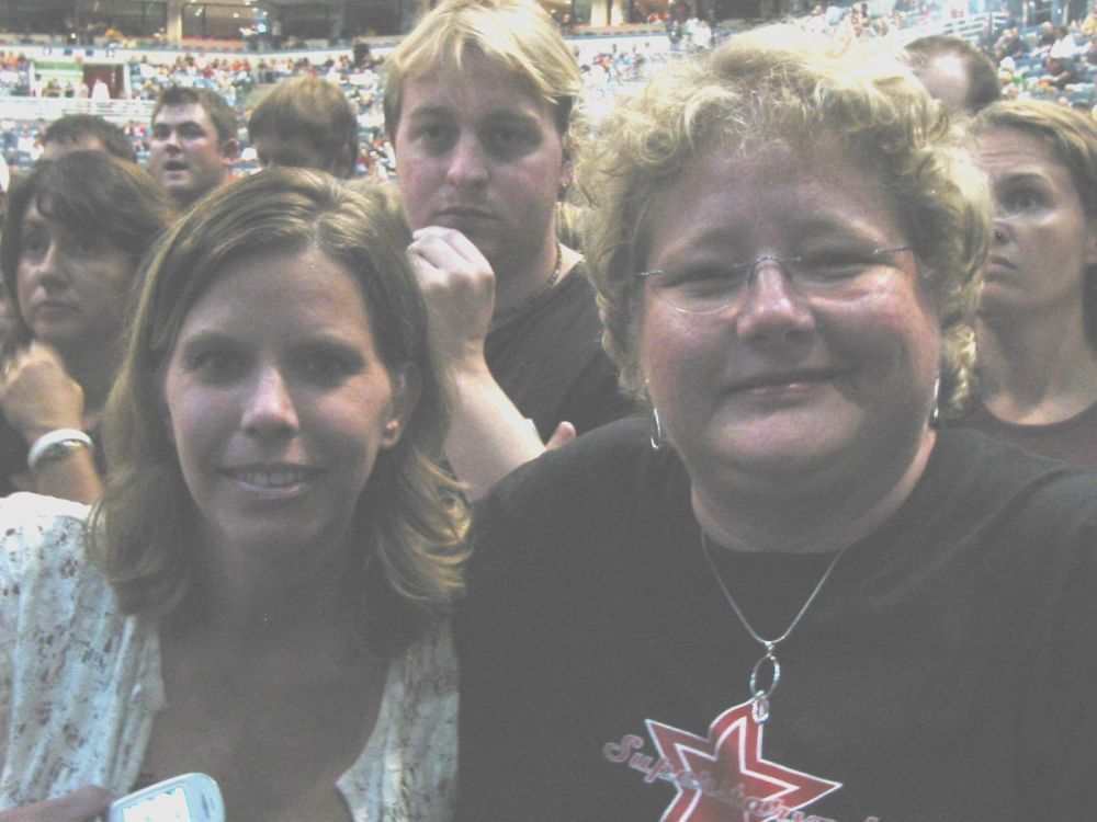 I'm on the left. I met Kay there &amp; invited her into the ellipese w/ me!