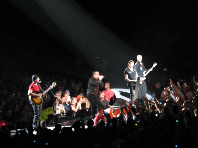 U2 Front of Elipse IV