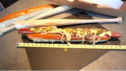 dal_hotdog1_412.jpg