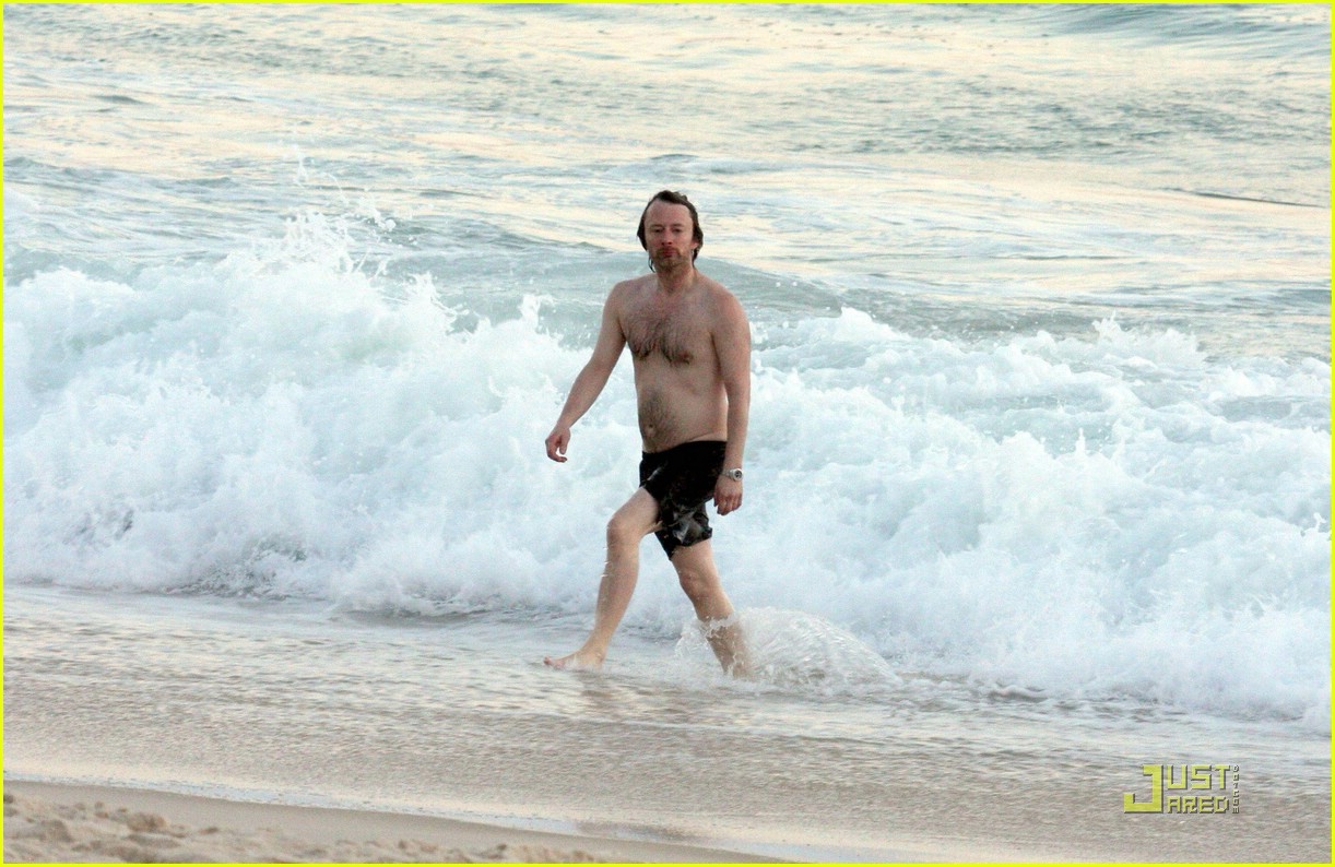 thom-yorke-shirtless-05.jpg