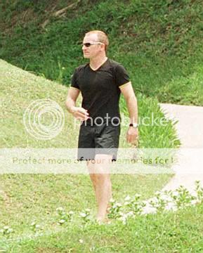 bono_in_shorts.jpg